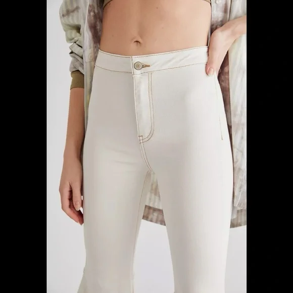 We the Free Just Float On Flare Jeans - Picture 4 of 9